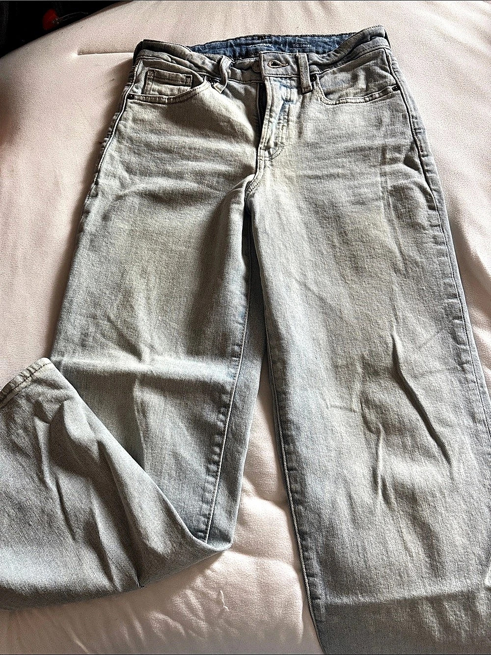 Women's Straight Leg Jeans in Gray